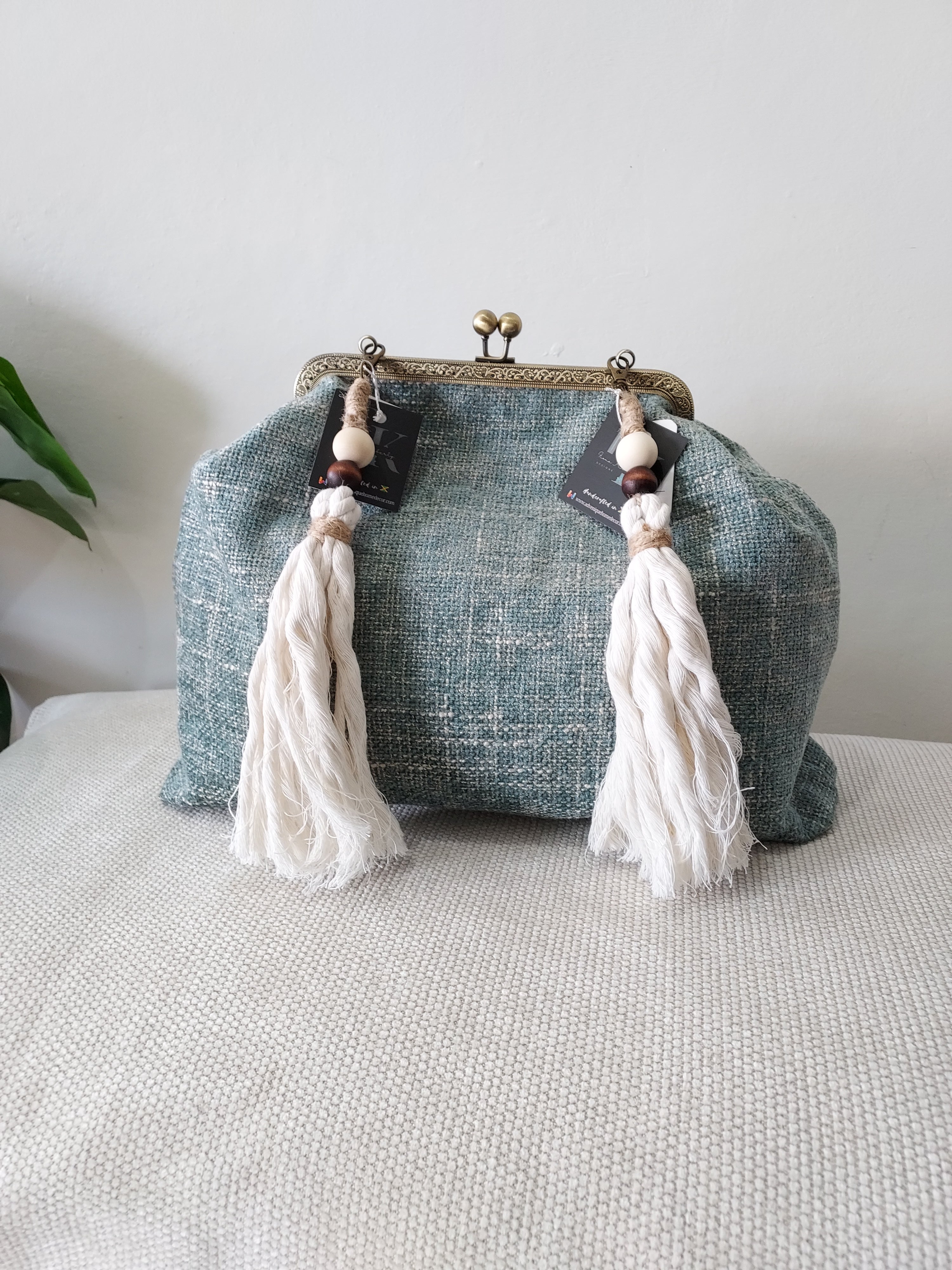 Limited-edition Olivia Vintage Clutch Purse