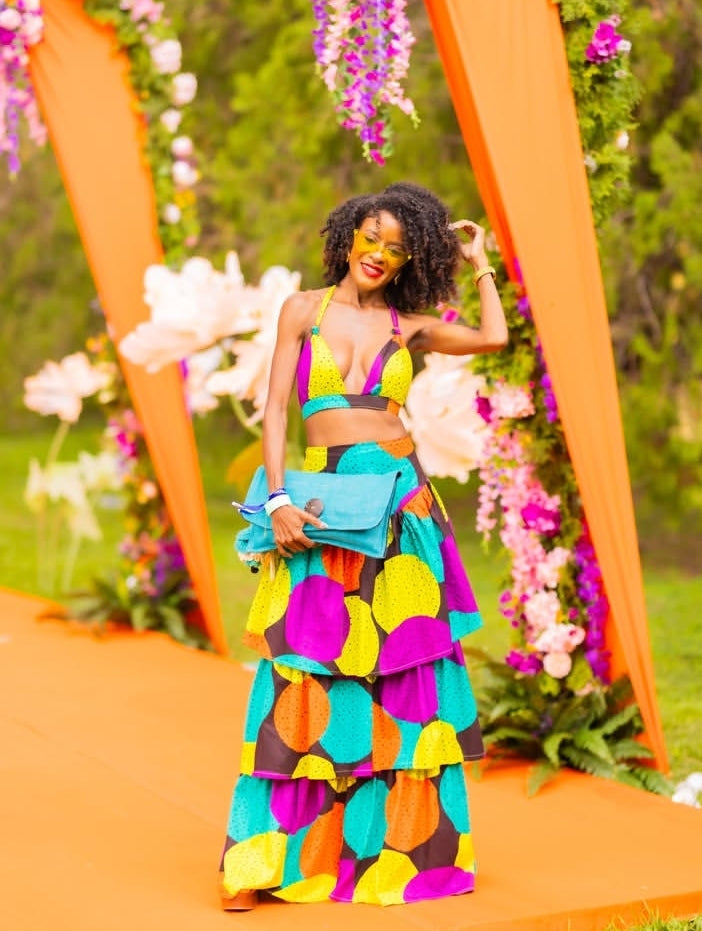 Ayanna Tropicale Handmade Clutch Purse with CPJ wine specialist.  Fiona Kimberly experience 